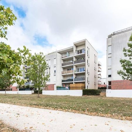Prague Apartment In Disneyland Монтеврен Екстер'єр фото
