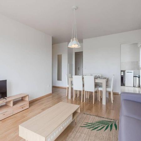 Prague Apartment In Disneyland Монтеврен Екстер'єр фото