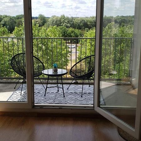 Prague Apartment In Disneyland Монтеврен Екстер'єр фото
