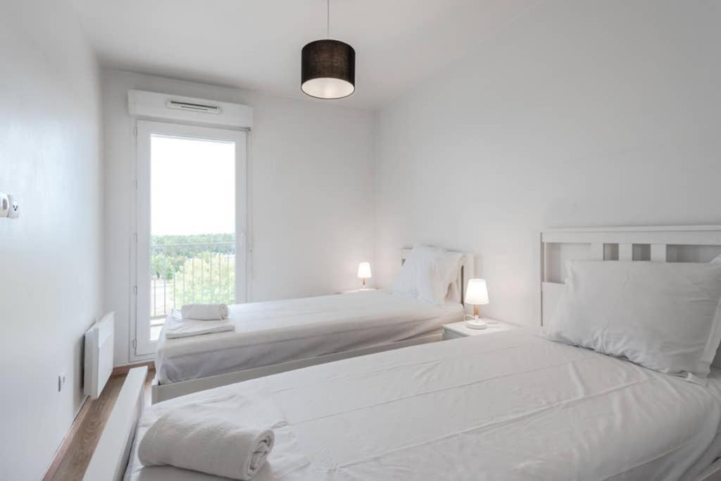 Prague Apartment In Disneyland Монтеврен Екстер'єр фото